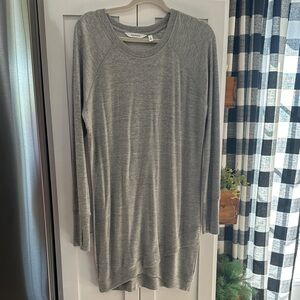 Athleta Gray Long Sleeve Sweatshirt